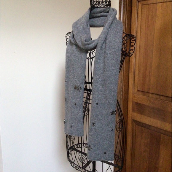 Holt Renfrew Accessories - Holt renfrew scarf with bling, grey, new 76”x8”
